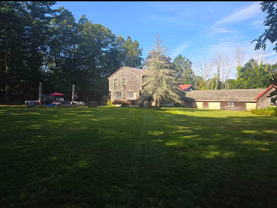 1st image of 31 Poquanticut Ave
