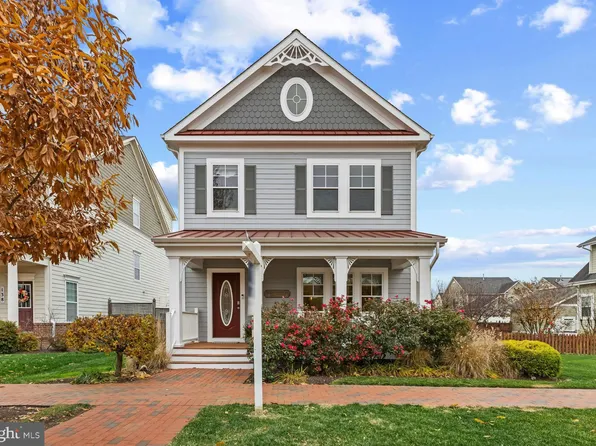 132 Claiborne St, Chester, MD 21619