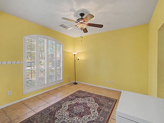 3rd image of 2614 Spring Chase Dr