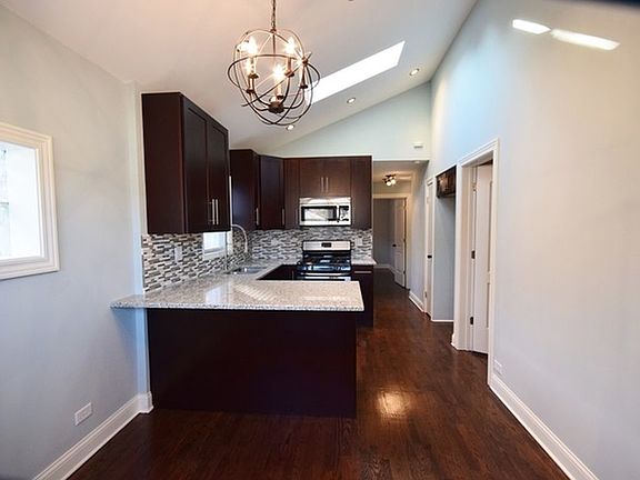 4th image of 4753 S Leamington Ave #1