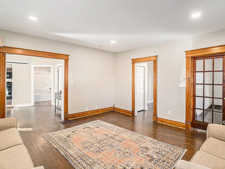 308 S Adelaide St — Photo 13