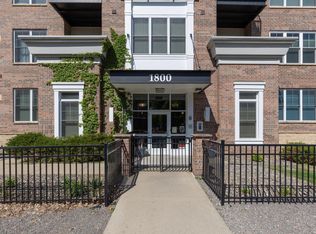 1800 Clinton Ave APT 205, Minneapolis, MN 55404