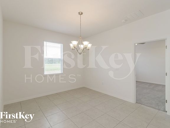 4th image of 596 Crown Rose Dr