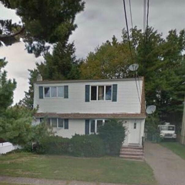 Nice quiet neighborhood.