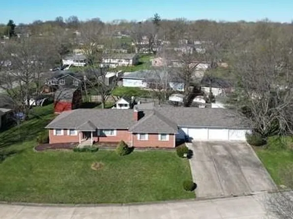 768 Hillside Dr, Brookfield, MO 64628