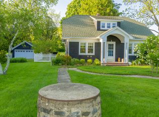 1246 Main Rd, Riverhead, NY 11901