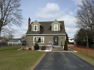 188 Thorold Rd, Welland, ON L3C 3V7