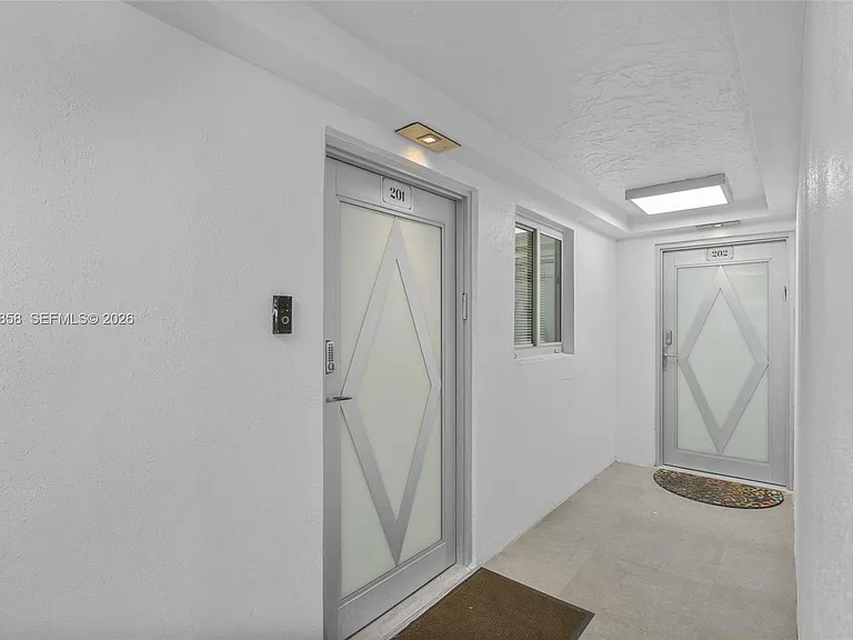 4141 Collins Ave #201 — Photo 20