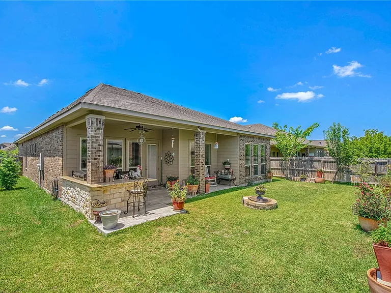 2527 Warkworth Ln — Photo 20