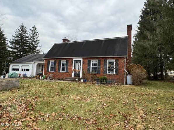 805 Highland Dr, Tyrone, PA 16686