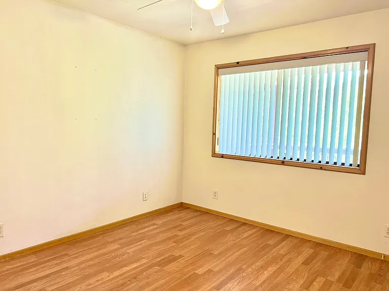 14700 Voltaire Dr — Photo 21