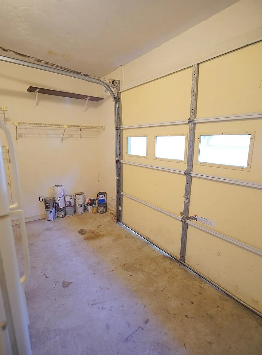 3 bed, 1260 sqft, $2,100 — Photo 3