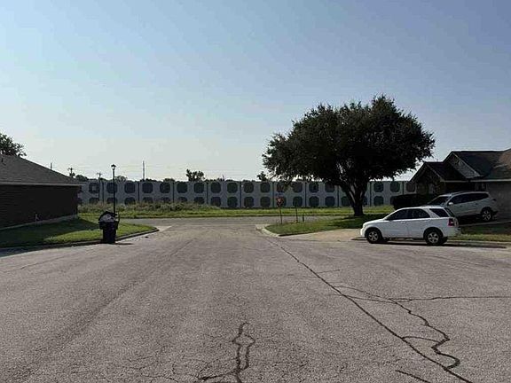 3rd image of 5114 Stan Cir