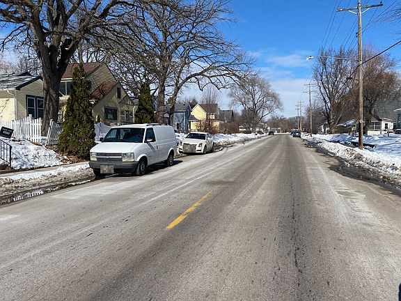 5th image of 2649 36th Ave S