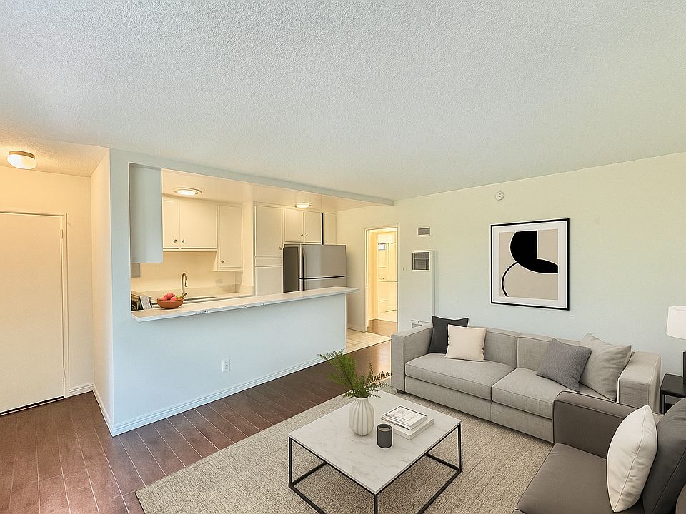 1st image of 3718 Mentone Ave APT 2