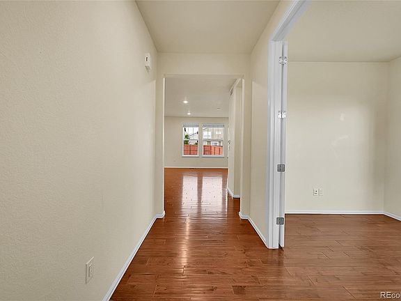 4th image of 15049 Vienna Circle