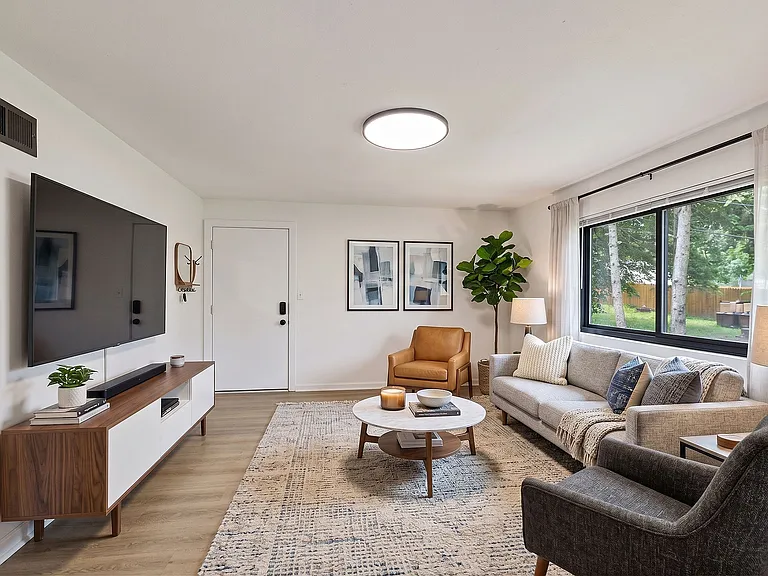 2535 Lysle Ln #2A — Photo 3