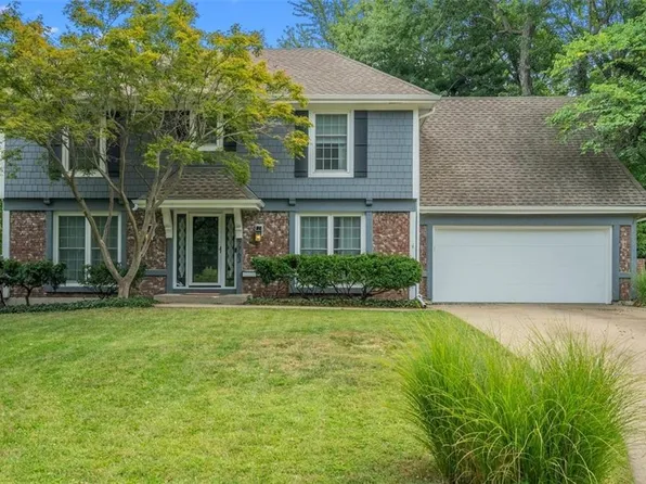 7763 Rosehill Rd, Lenexa, KS 66216