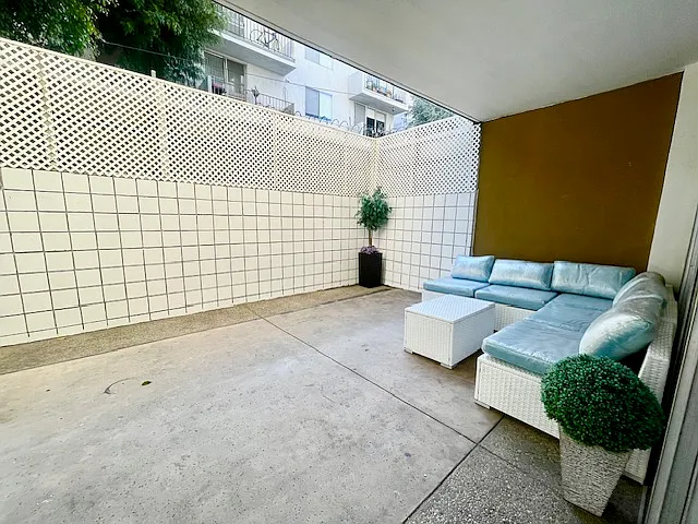 Occidental Towers Apartments — Photo 175