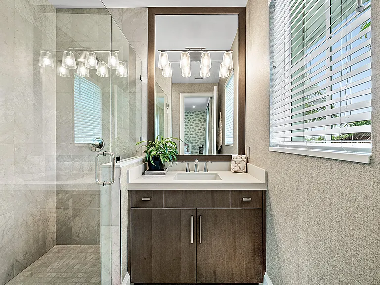 436 NE Wavecrest Way — Photo 34