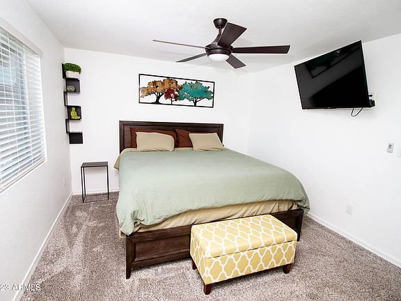 5th image of 216 E OXFORD Drive