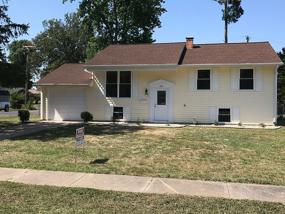 1st image of 925 W Corrington St