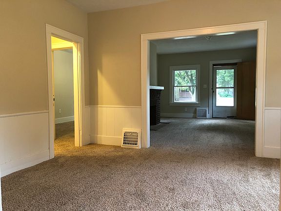 5th image of 878 Delia Ave