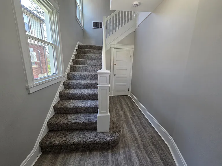 810 Pedretti Ave — Photo 4