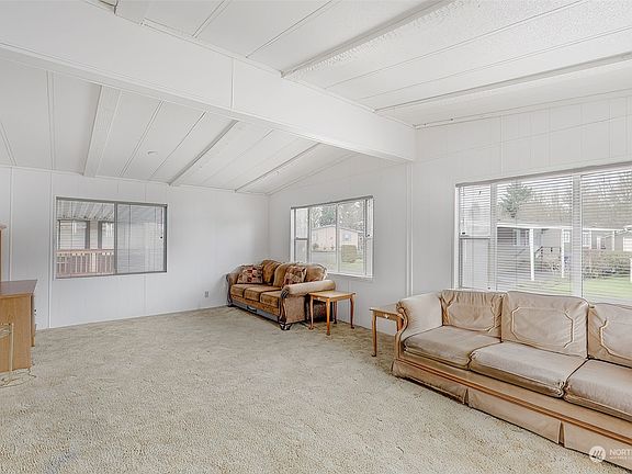 4th image of 2368 Kingfisher Lane