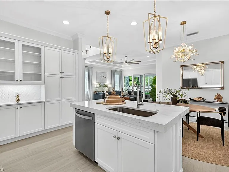 8877 Yucatan Ct — Photo 12