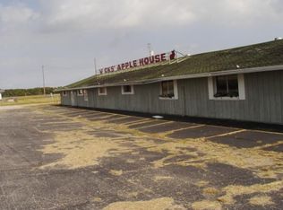 52281 Indian Lake Rd, Dowagiac, MI 49047