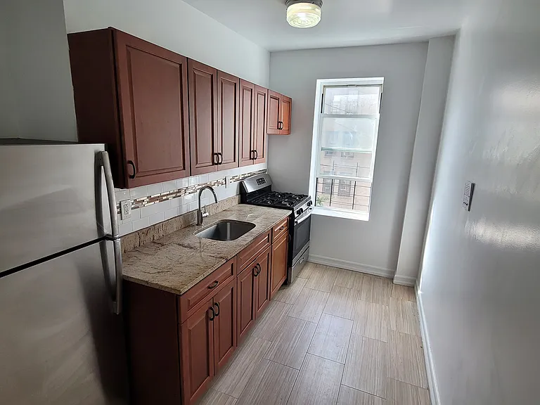 1020 Walton Ave #12D — Photo 7