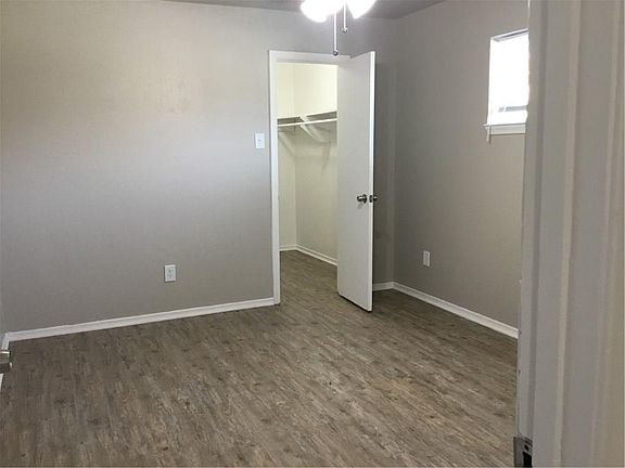 3rd image of 224 Alpine Dr