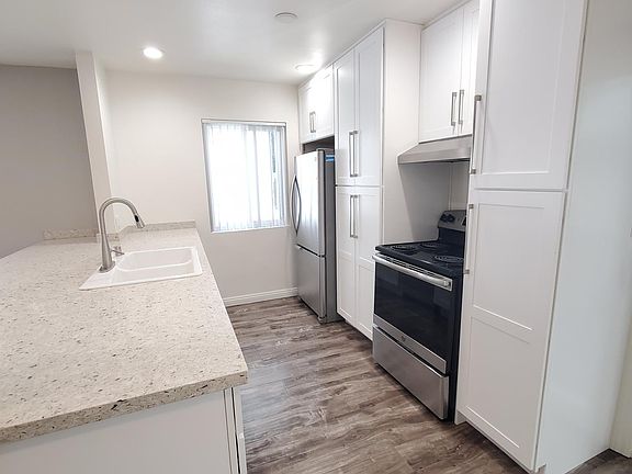 3rd image of 1424 Greenfield Ave