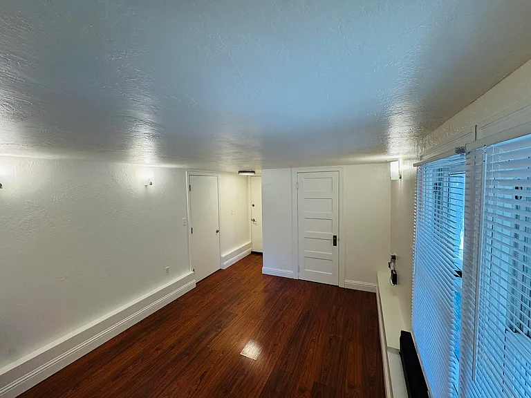 754 Slater St #B — Photo 9