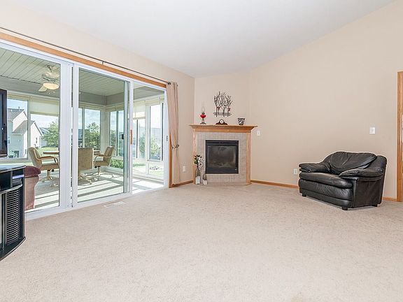 3rd image of 145 Plum Cir