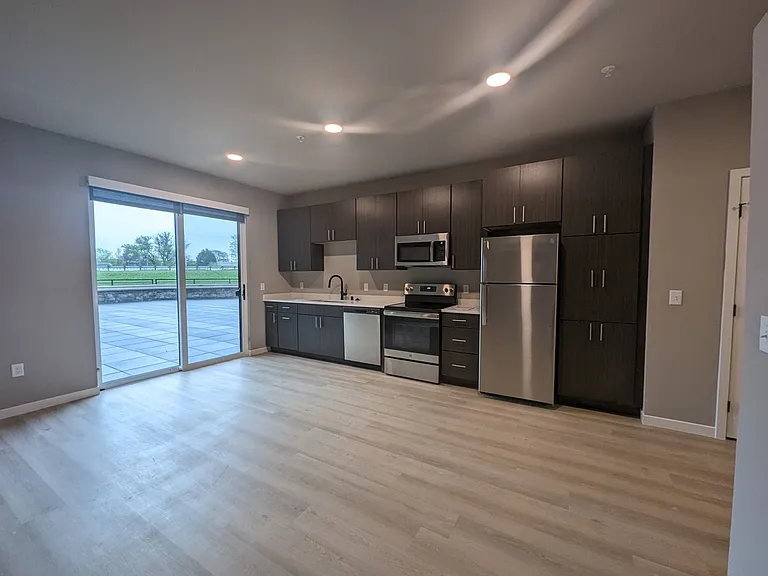 The Tuxedo Apartments — Photo 20