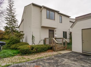 1414 Roxburgh Ave, East Lansing, MI 48823