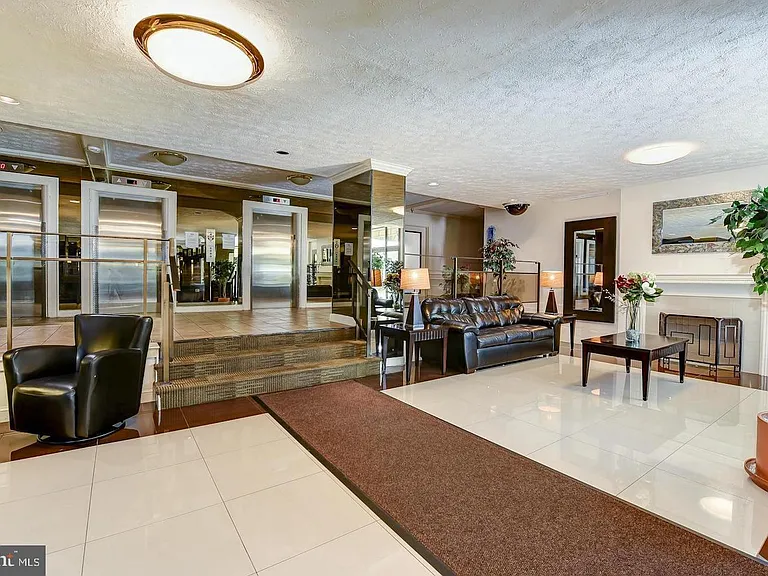 1111 Arlington Blvd #902 — Photo 4