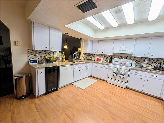 5th image of 3651 NW 29th Street