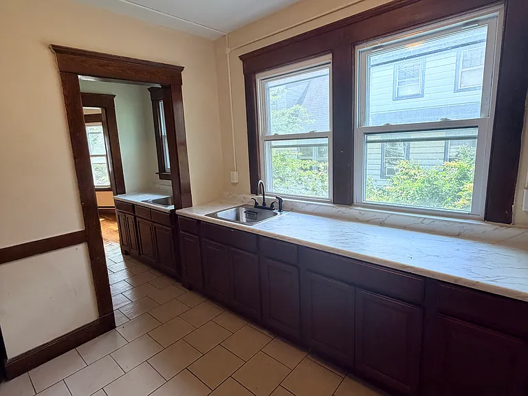 390 Ellsworth Ave #2 — Photo 8
