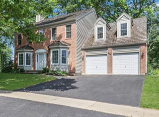 236 Concord Sq, Gurnee, IL 60031