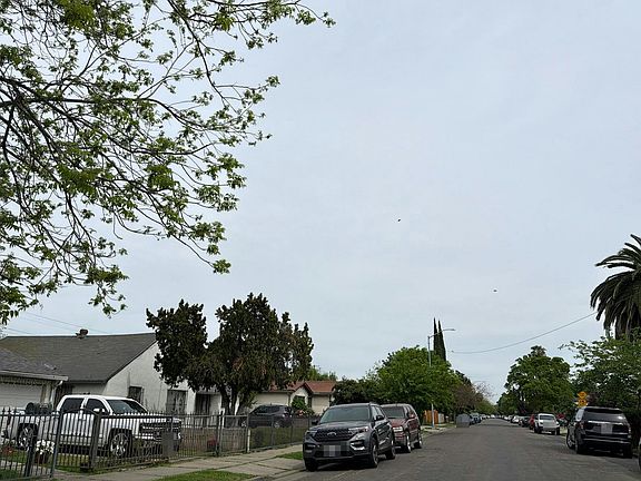 5th image of 2228 E Washington St