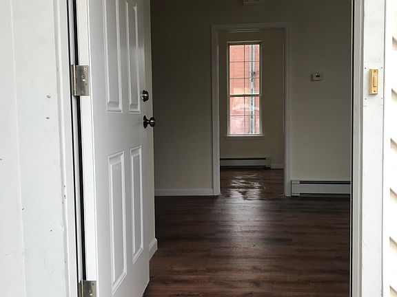 4th image of 304 N Wellwood Ave APT 1