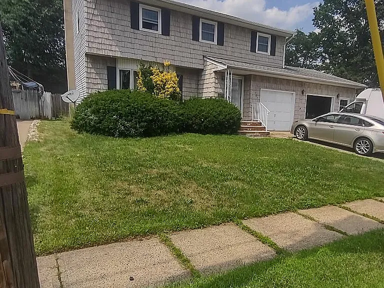 204 Marlin Dr — Photo 1