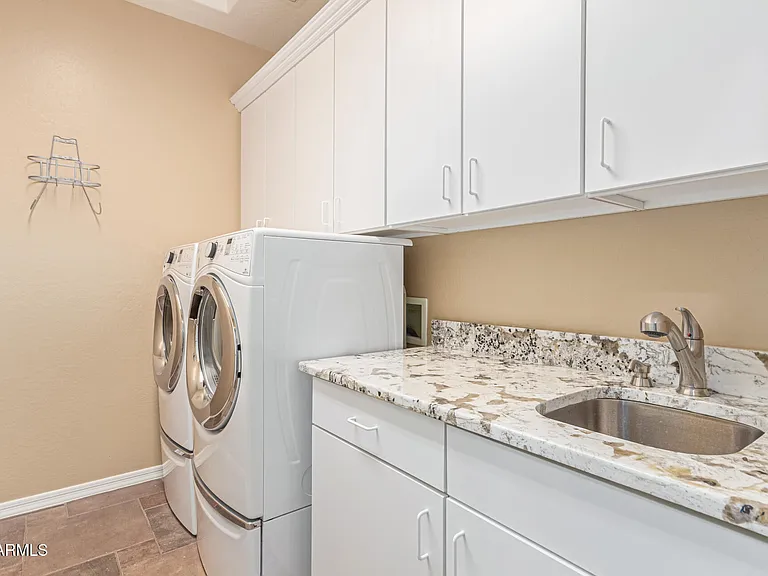 9058 W Redbird Rd — Photo 32