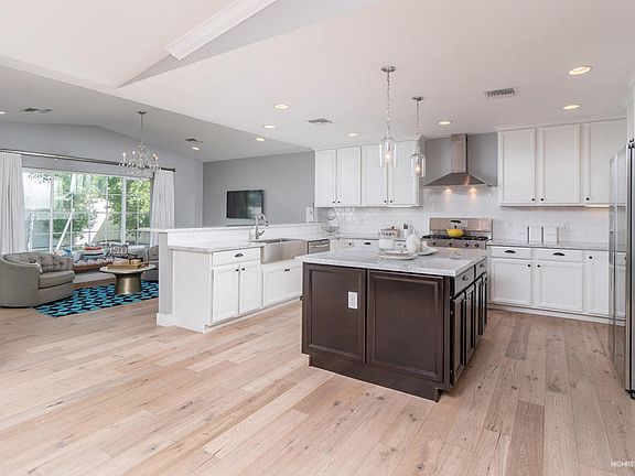 5th image of 3832 E Glenrosa Ave