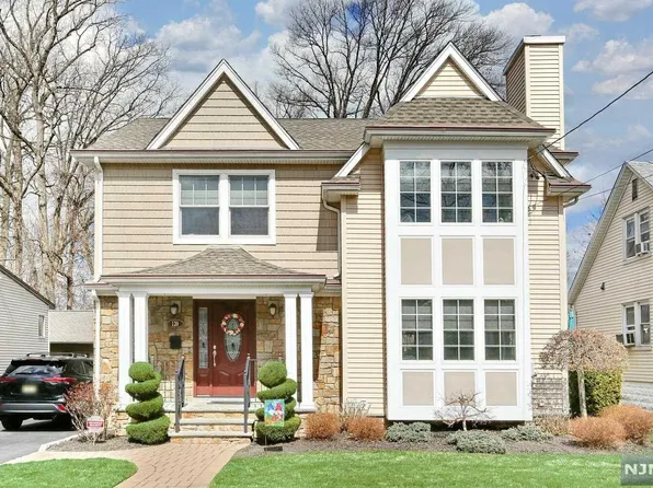 120 Roosevelt Ave, Dumont, NJ 07628