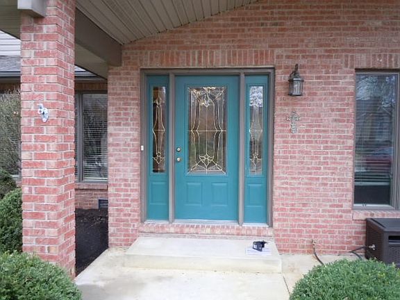 2nd image of 8306 N Ravenwood Dr