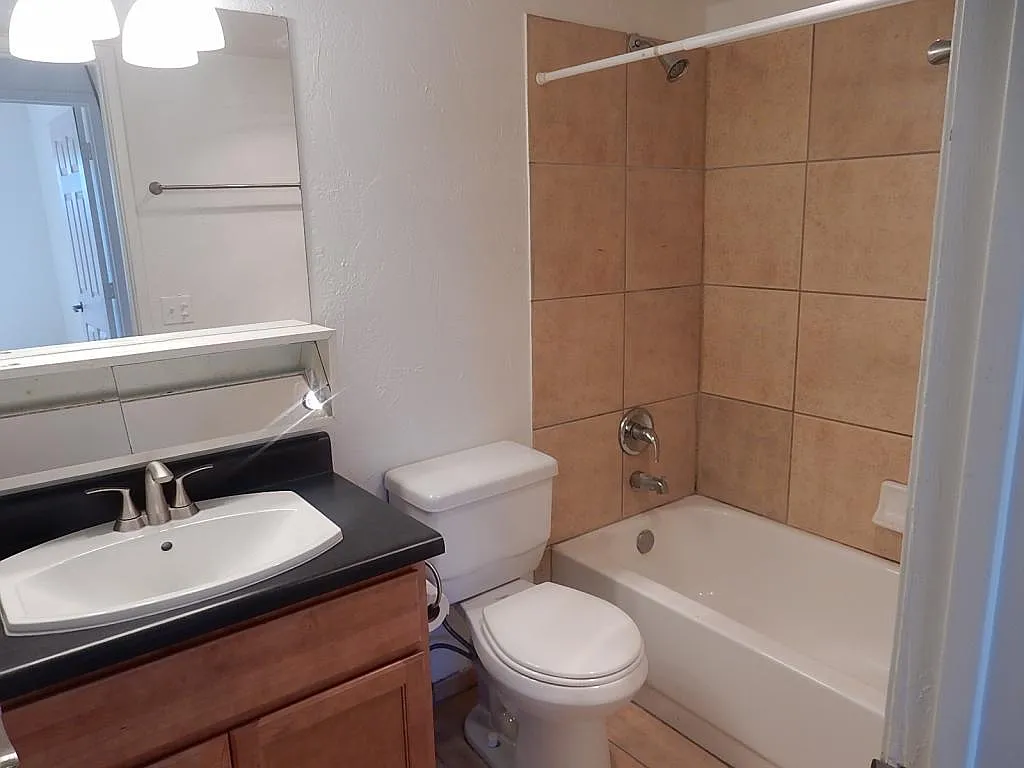 3135 N Mountain Ave — Photo 3